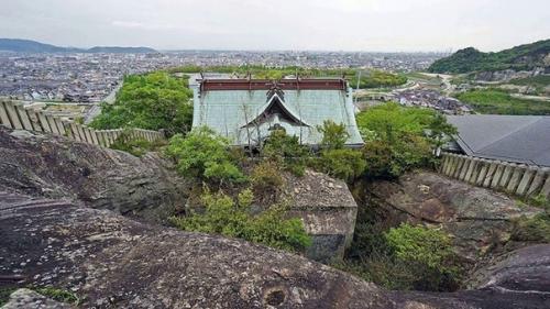 Таинственный японский мегалит иши - но - ходен. 02 Таинственный японский мегалит иши - но - ходен. 02