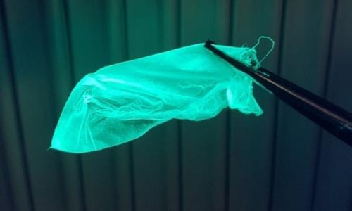 В Австралии создали бинты нового поколения - с нановолокнами, которые уничтожают бактерии и светятся при инфекции. 01