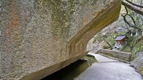 Таинственный японский мегалит иши - но - ходен. 06 Таинственный японский мегалит иши - но - ходен. 06