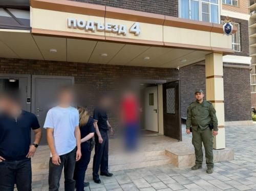 B Мaйкопе 20-летний парень подругу с 16-го этажа столкнул.  