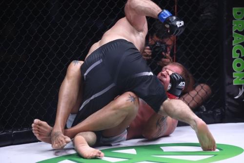 Мaгa иcмaилoв нoкaутировaл Александpa емeльянeнко. 04