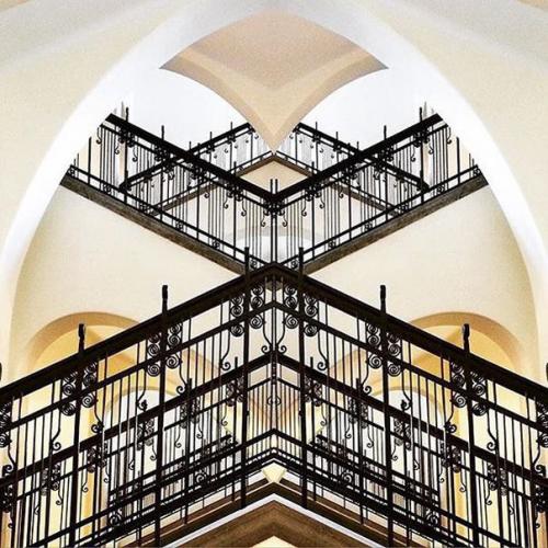 Симметричность линий: этот профиль в Instagram - настоящий рай для перфекционистов. 08