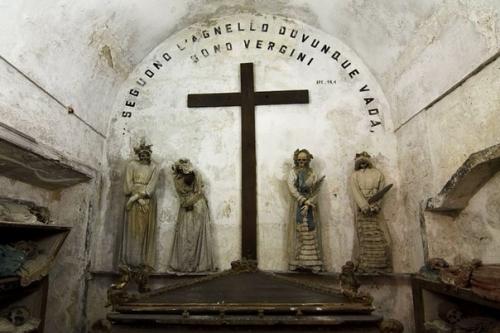 Катакомбы капуцинов в Палермо, Сицилия. 01