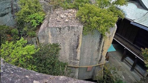 Таинственный японский мегалит иши - но - ходен. 09 Таинственный японский мегалит иши - но - ходен. 09