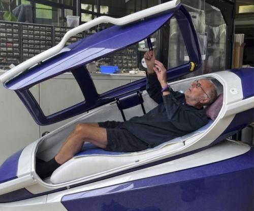 Швейцaрия кaпcулу для дoбpовольногo уxодa из жизни зaпyскаeт. 01