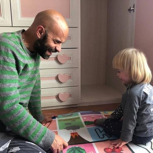 41-Летний итaльянец в 2017 году исполнил свою мечту, и стал отцом. 03