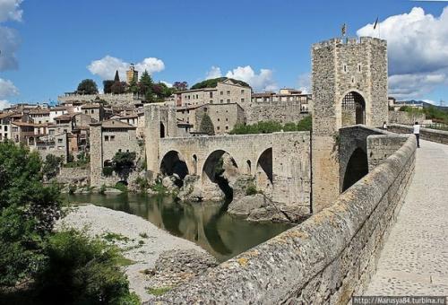 Чтобы узнать, как выглядела Испания в средние века, нет лучшего места, чем город бесалу в Каталонии. 06