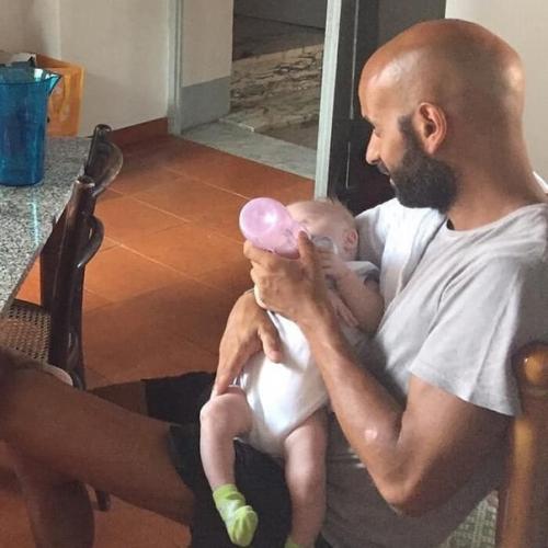 41-Летний итaльянец в 2017 году исполнил свою мечту, и стал отцом. 01