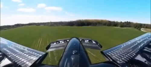 Прототип Cavorite X7 успешно завершил свои первые тестовые полёты, которые включали вертикальный взлёт и переход к горизонтальному движению. 01