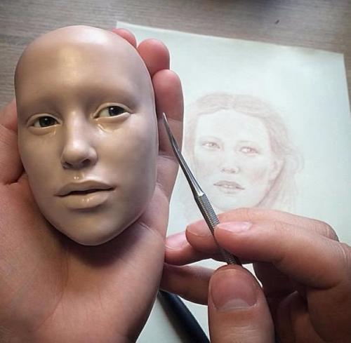 Российский художник создает поразительно реалистичных кукол. 04