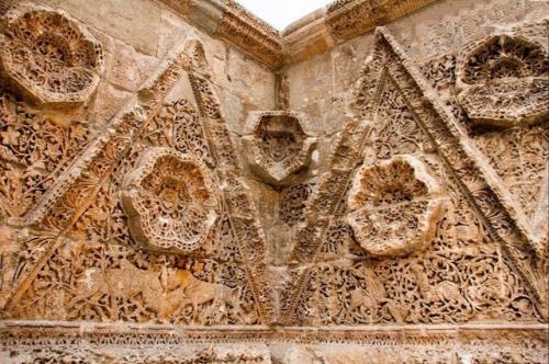 Фриз из мшатты - рельефный фриз середины Viii века. 01