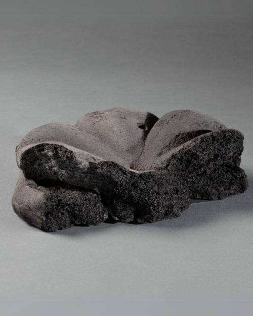 Древнеримский хлеб из Помпей, выпеченный почти 2 тысячи лет назад.
