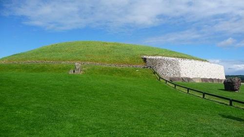 Ньюгрейндж - старейшее культовое сооружение в мире. 03 Ньюгрейндж - старейшее культовое сооружение в мире. 03