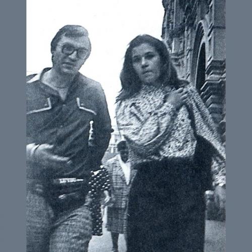 Муха залетела в рот, а я её проглотил.
