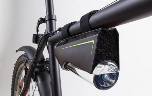 Изобретена бутылка самостоятельно наполняющаяся питьевой водой.