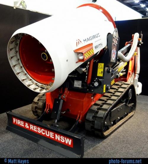 Австралия первый робот для тушения пожаров получила. 03