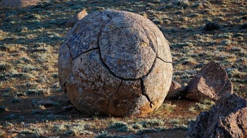 Таинственная долина шаров в Казахстане. 03 Таинственная долина шаров в Казахстане. 03