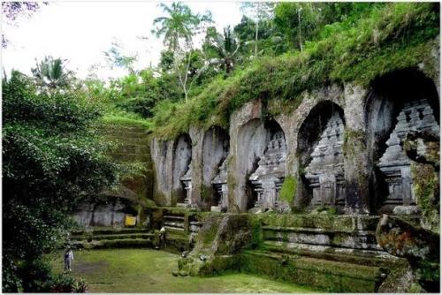 Храмовый комплекс Гунунг Кави. 01 Храмовый комплекс Гунунг Кави. 01