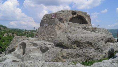 Святилище Татул. Этот комплекс представляет собой один из самых величественных мегалитических памятников на болгарской земле. 05