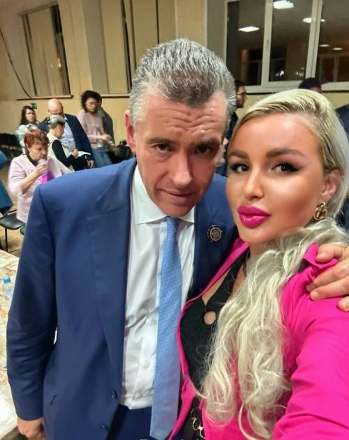 Липецкую представительницу лдпр захейтили за хвастовство и эротические фотографии. 04