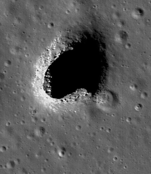 В лунном кратере обнаружили шахту инопланетян. 04 В лунном кратере обнаружили шахту инопланетян. 04