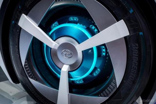 Водородный концепт - кар Toyota FCV Plus. 06