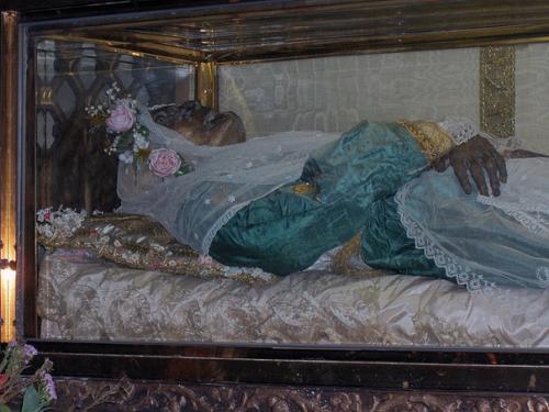 Нетленные. Среди святых католической церкви встречаются такие, чьи тела до сих пор сохраняются нетленными. 06 Нетленные. Среди святых католической церкви встречаются такие, чьи тела до сих пор сохраняются нетленными. 06