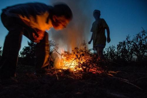 Дочка сняла обычную жизнь своих родителей в русской глубинке - ее снимки напечатали в National Geographic. 01