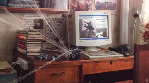 Российский художник представил атмосферную работу - человек - паук в реалиях сибирской провинции. 02