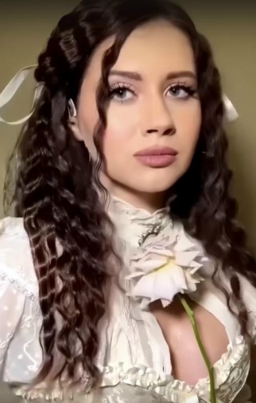 Олеся Иванченко ради роли поцеловалась с 20 мужчинами. 

