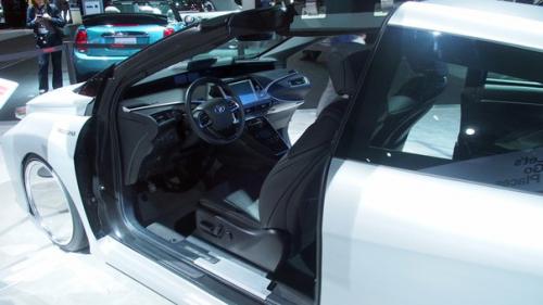 Водородный автомобиль Toyota Mirai в стиле Назад в будущее. 01 Водородный автомобиль Toyota Mirai в стиле Назад в будущее. 01