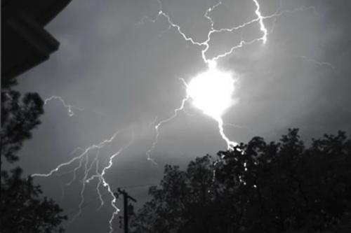 Огни хессдалена.  В течение долгого времени ученых сбивают с толку необычные светящиеся шары, парящие над долиной в центральной Норвегии. 04