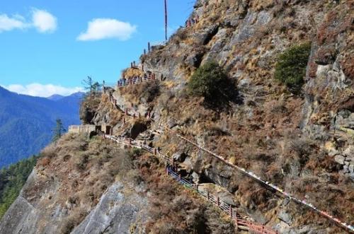 Гнездо Тигрицы в Бутане, закрытой счастливой стране. 04 Гнездо Тигрицы в Бутане, закрытой счастливой стране. 04