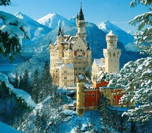 Замок нойшванштайн - замок XIX века около городка фюссен в юго-западной Баварии, недалеко от австрийской границы. 01