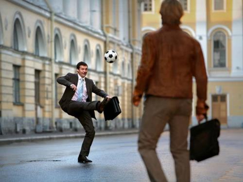 Мне кажется, этот город и улицы имеют более эстетически приятные визуальные ощущения. 03