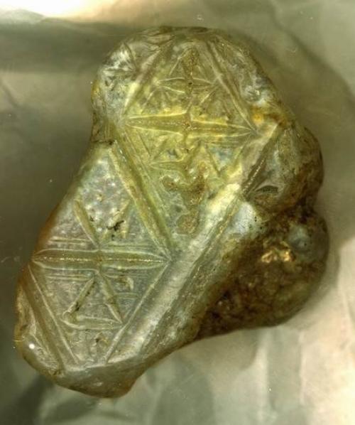 Камни с треугольными символами из игарки. 02 Камни с треугольными символами из игарки. 02