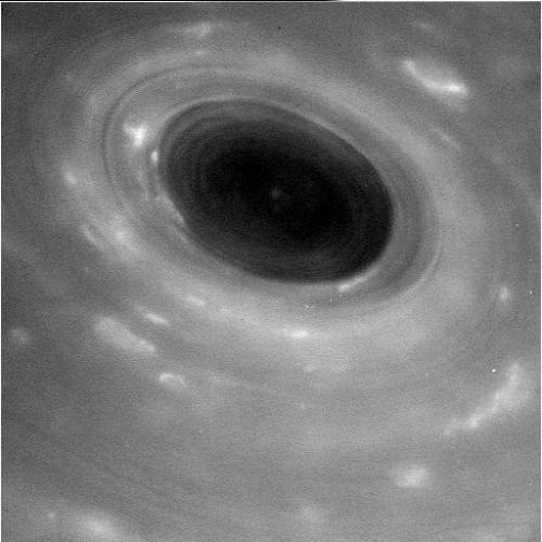 Снимки от Кассини, сделанные во время первого нырка в зазор между кольцами и планетой! 02