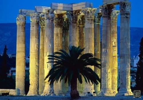 Храм зевса олимпийского - самый большой храм Греции, был возведен в честь главного олимпийского бога.  