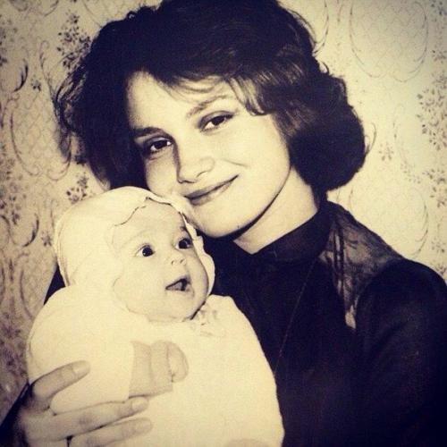 Одноногая певица Виктория Модеста и её эпатажный клип на песню 