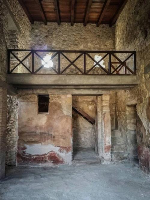 Помпеи.  Дом арок. 04