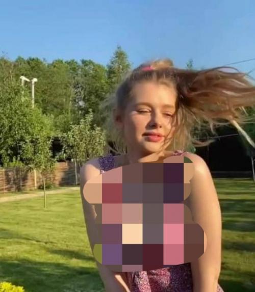 Актриса из популярного сериала Сашатаня Анастасия Уколова сейчас активно обсуждается в сети. 03