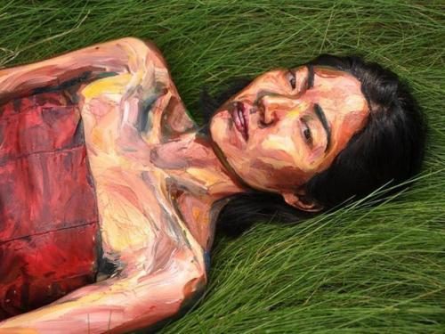 Многие художники рисуют моделей, но Алекса мид занимается творчеством совершенно по-другому. 09