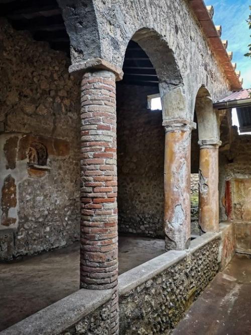 Помпеи.  Дом арок. 07