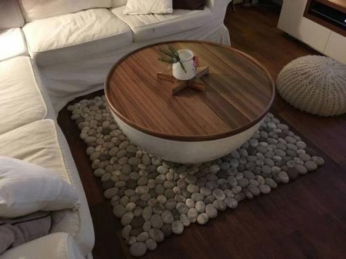 Этот каменный ковер на самом деле плюшевый и мягкий. 04