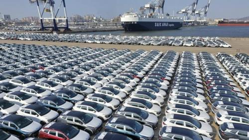 Китай наладил контрабанду западных автомобилей в Россию, несмотря на международные санкции.

