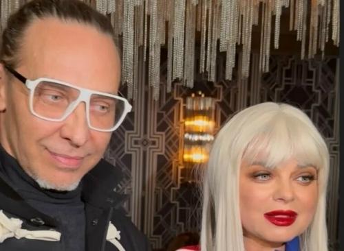 Тарзан публично раскритиковал новый образ жены Натальи королевой и намекнул, что ей нужно похудеть. 01