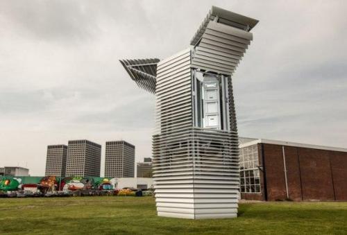 Первая в мире башня, уничтожающая смог, появилась в Роттердаме.