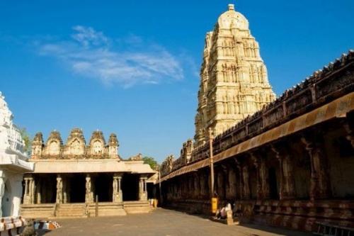 Храм вирупакши в Хампи. 04