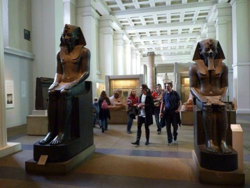 В луксоре нашли сфинксов с лицом аменхотепа III.
