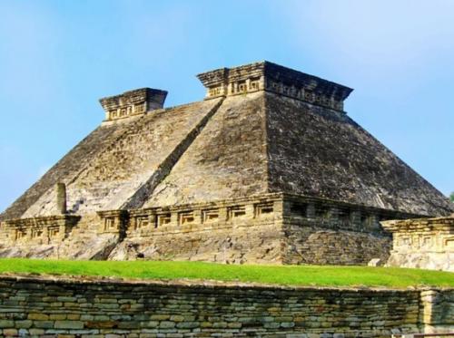 Эль тахин - древний, удивительный город, который был открыт археологами под густым слоем земли в густых джунглях Мексики. 09